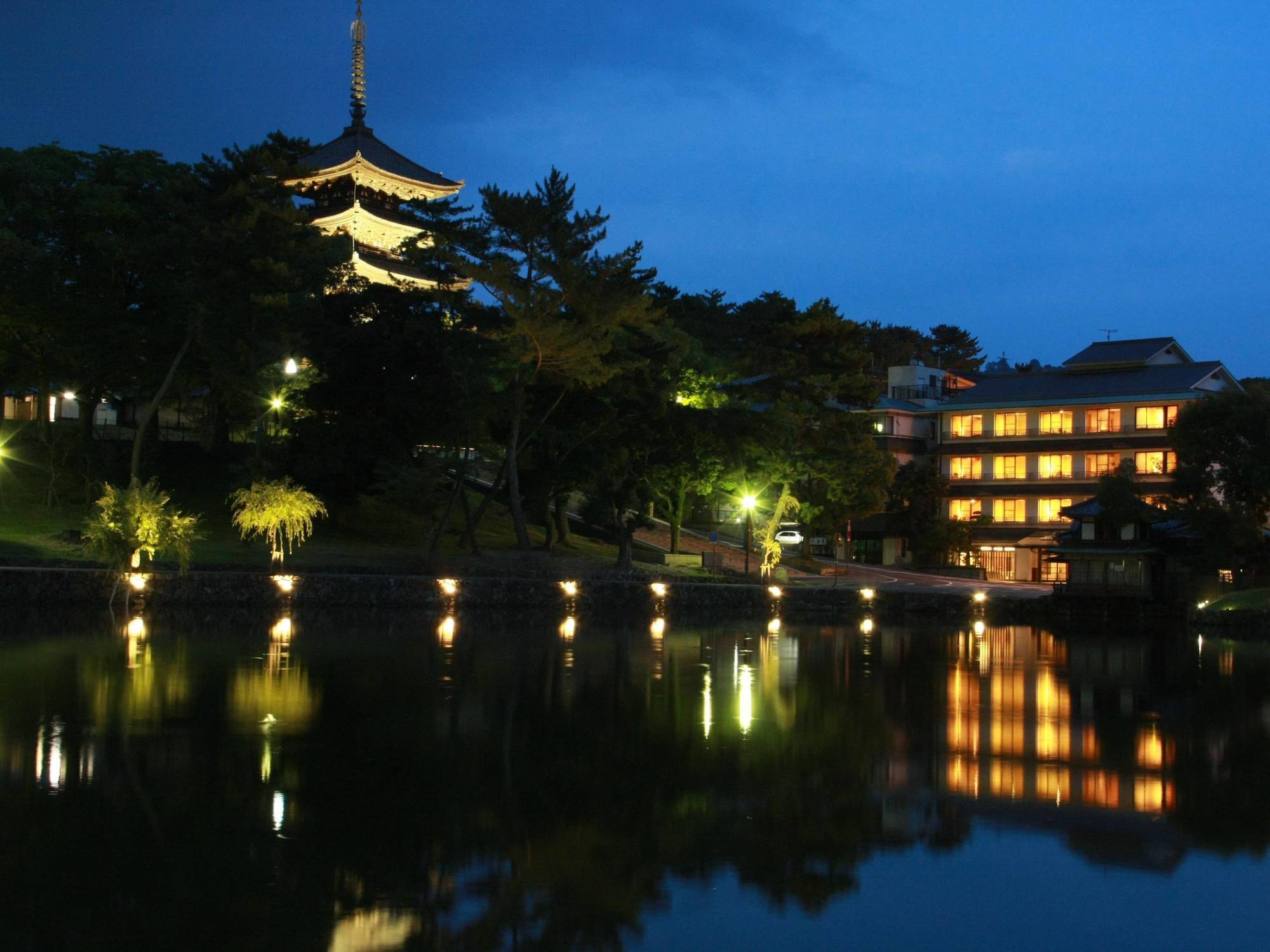 Sarusawaike Yoshidaya Nara Exterior foto